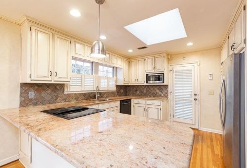 825 Moores Mill Rd, Atlanta GA  30327-1544 exterior