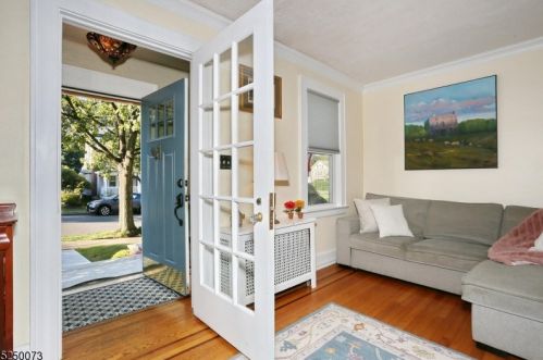 82 Coeyman Ave, Nutley, NJ 07110-1566