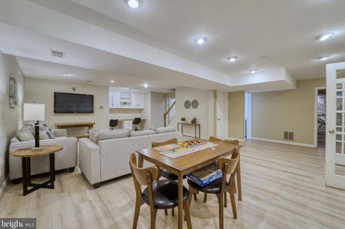 14 Stratford Garden Ct, Silver Spring MD 20904-1560 exterior