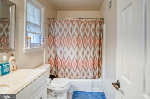 1008 Robroy Dr, Silver Spring MD exterior