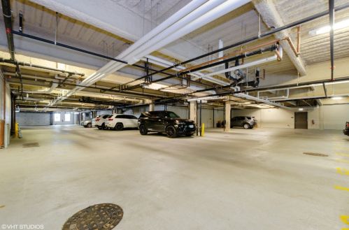 2050 Clark St, Chicago IL  60614-4763 exterior