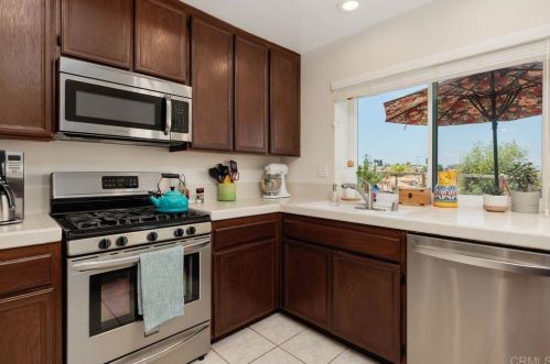 1950 Cherrywood St, Vista CA exterior