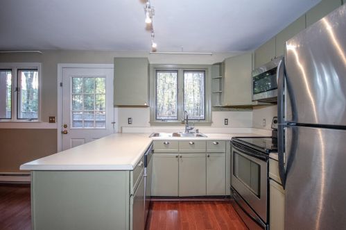 13 Bellamy Woods, Dover, NH 03820-9378