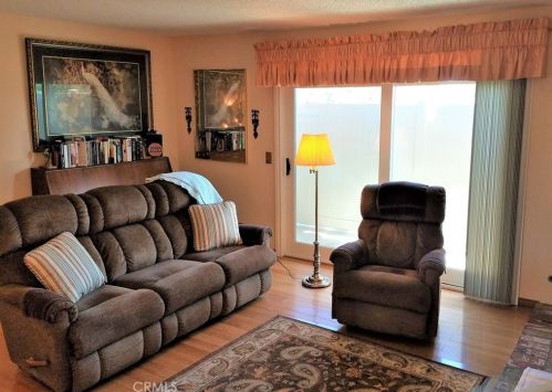 2863 Palm Ave, Orange, CA 92865-1926