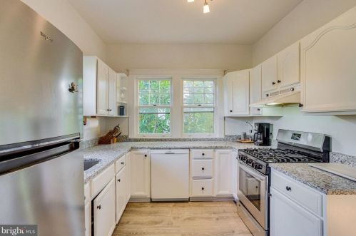 9011 Colesville Rd, Silver Spring MD 20910-1653 exterior