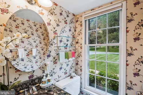 11924 Viewcrest Ter, Silver Spring MD 20902-1553 exterior