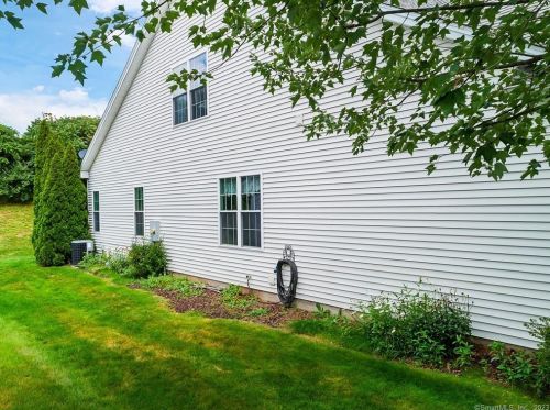 28 Grand Blvd, Ellington CT  06029-3895 exterior