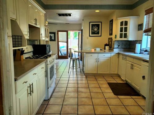 6510 Palm Ave, Riverside CA  92506-2315 exterior