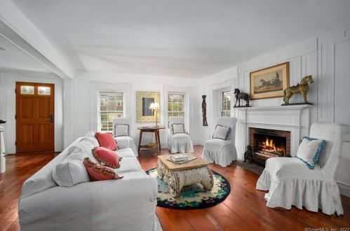2 Deforest Rd, Wilton CT  06897-1909 exterior