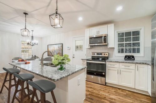 830 Magna Carta Dr, Atlanta GA  30318-6060 exterior
