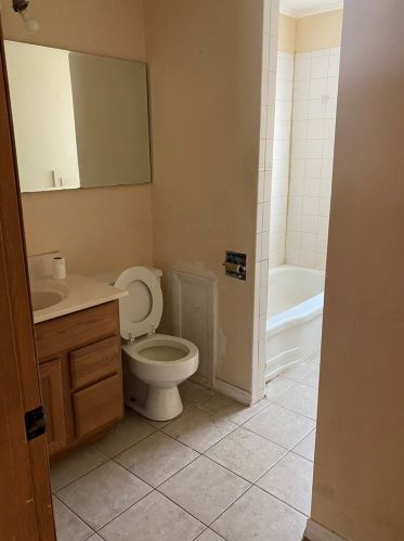 299 Maplewood Dr, Antioch, IL 60002-1648