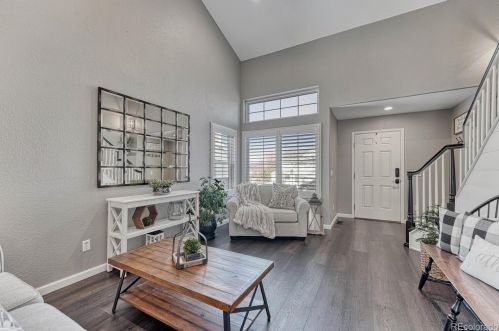 6051 Valdai Way, Aurora CO 80015-6521 exterior