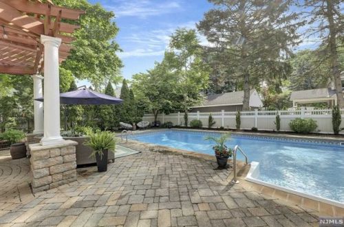 43 Robinson Ave, Ridgewood, NJ 07452-2717