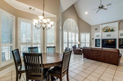 2 Wedgewood Blvd, Conroe TX  77304-1349 exterior