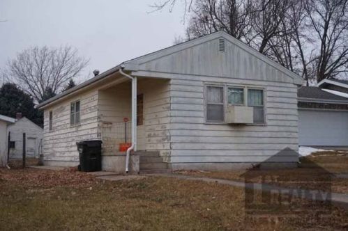 1202 Douglas St, Wayne NE  68787-1837 exterior
