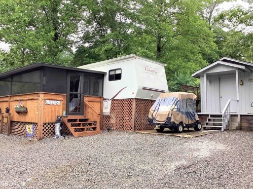 19 Hidden Valley Rd, Cleveland, GA 30528-2180