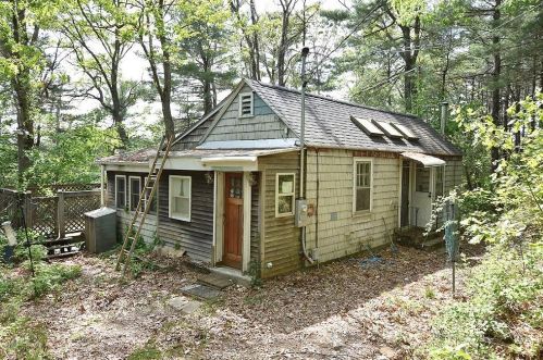 144 Terrace Dr, Glocester, RI 02814-1478