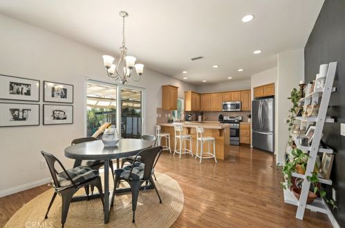 14289 Meadowlands Dr, Riverside CA  92503-9740 exterior
