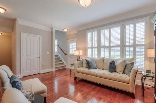 1253 Ashford Creek Park, Atlanta GA  30319-5051 exterior