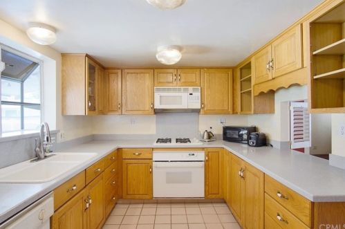 610 Lomita Ave, Glendale CA  91205-2233 exterior