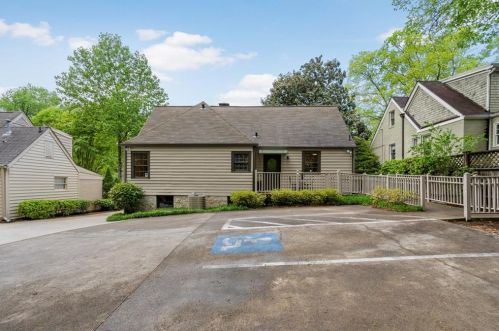 2965 Hardman Ct, Atlanta GA  30305-3424 exterior