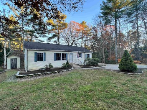 147 Long Shores Dr, Barrington, NH 03825-4157