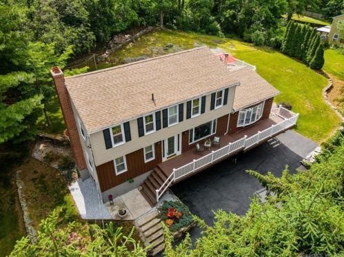 20 Evergreen Rd, Vernon, CT 06066-4302