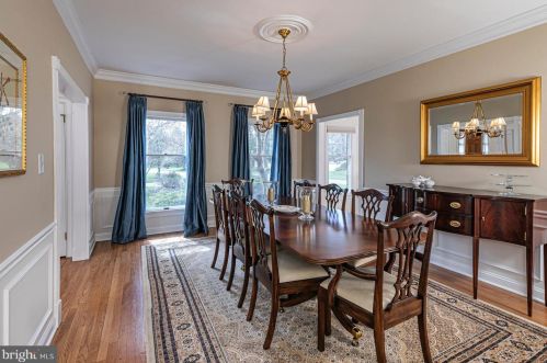 1 Tomlyn Dr, Princeton NJ  08540-4316 exterior