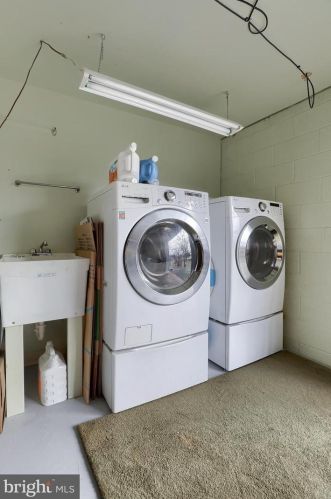 15 Rosewood Dr, Lancaster PA  17603-9329 exterior