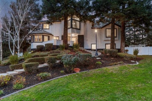 8512 Oak Creek Ct, Valley Home, CA 95361-9477