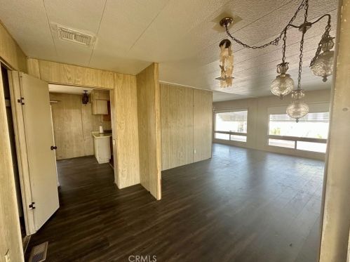 525 Gilbert St, Anaheim CA  92801-5034 exterior