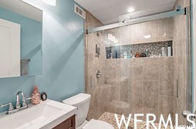 6537 Hvn Maple Dr, Taylorsville UT 84081-4162 exterior