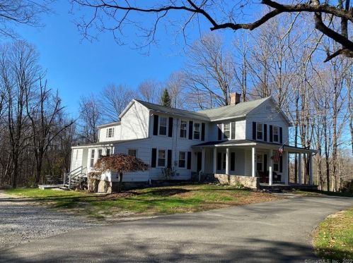 623 Elm St, Upper Stepney CT  06468-1804 exterior
