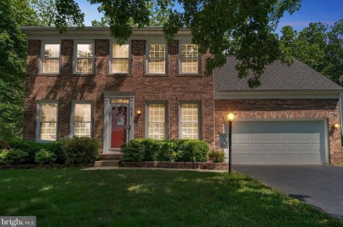 5746 Moonbeam Dr, Woodbridge, VA 22193-3355