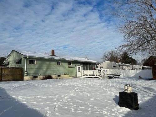 17 Marion St, Goffstown, NH 03045-5222