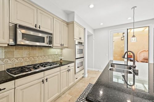 108 Spanish Lace, Irvine CA  92620-3424 exterior