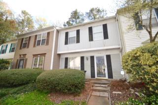 1604 Queen Anne Ct, Atlanta GA  30350-2089 exterior