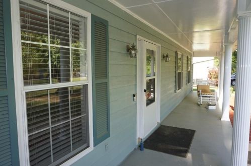 65 Oak Ridge Ct, Porterdale, GA 30016-1851