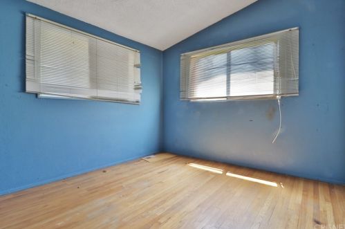 1020 Dennis Ave, Simi Valley CA  93065-3224 exterior