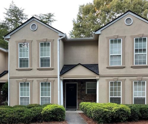 402 Masons Creek Cir, Atlanta, GA 30350-2552