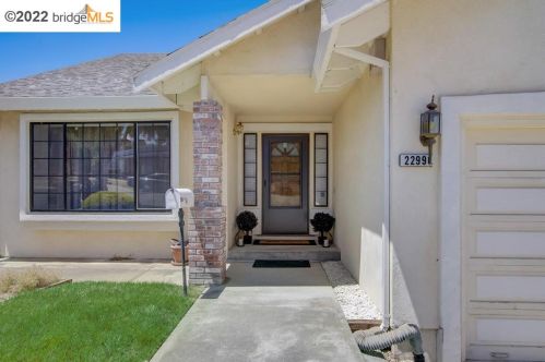 22991 Valley View Dr, Hayward, CA 94541-3542