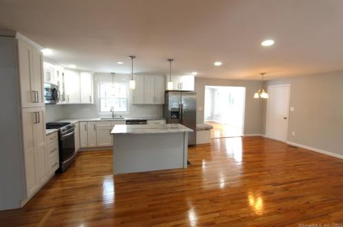 41 Mcgrath Rd, Wapping CT  06074-1116 exterior