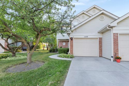 1500 Golfview Ct, Glendale Heights, IL 60139-3651