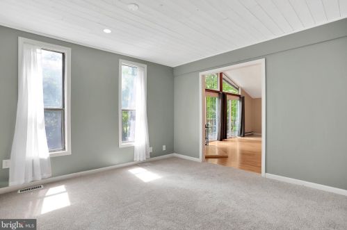 112 Algonquin Trl, Hedgesville WV  25427-5568 exterior