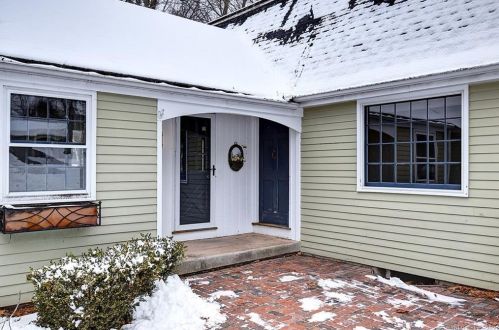 63 Fox Den Rd, Glastonbury, CT 06033-4123