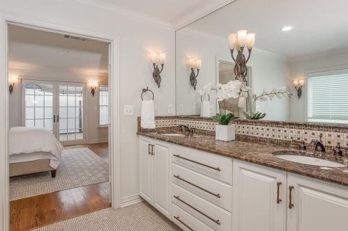 2621 Boyd Ave, Fort Worth TX  76109-1024 exterior