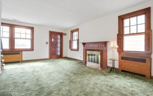 17 Newell Dr, Bloomfield, NJ 07003-3023