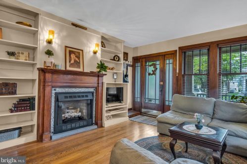 125 Parker St, Carlisle PA  17013-2821 exterior