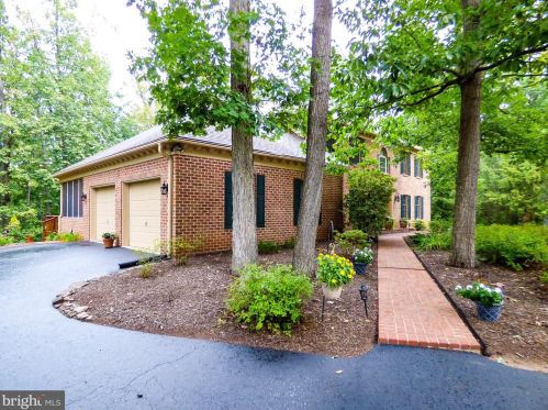 1181 Augusta Ct, York, PA 17408-9470