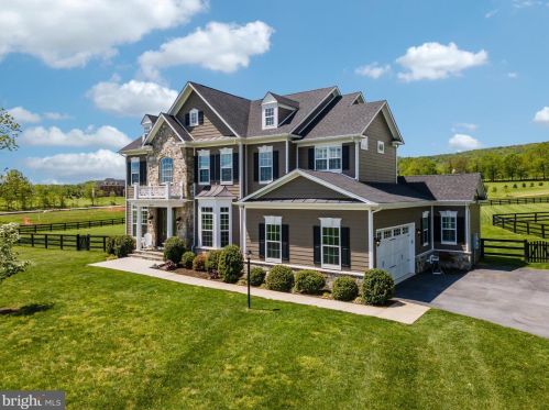 35543 Greyfriar Dr, Round Hill, VA 20141-2389